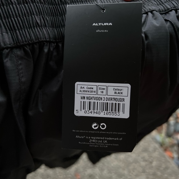 BNWT ALTURA nightvision 3 overtrouser altura waterproof pants , cycling - Picture 5 of 6